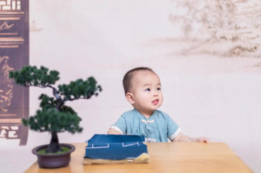 南宁二个月宝宝做哪些训练